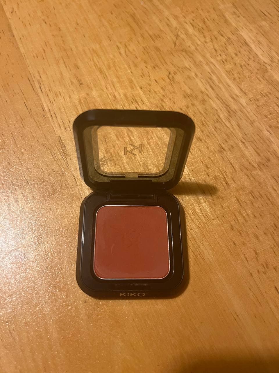 Тени как новые мало использовано Kiko 110 номер. Цена 250 рублей