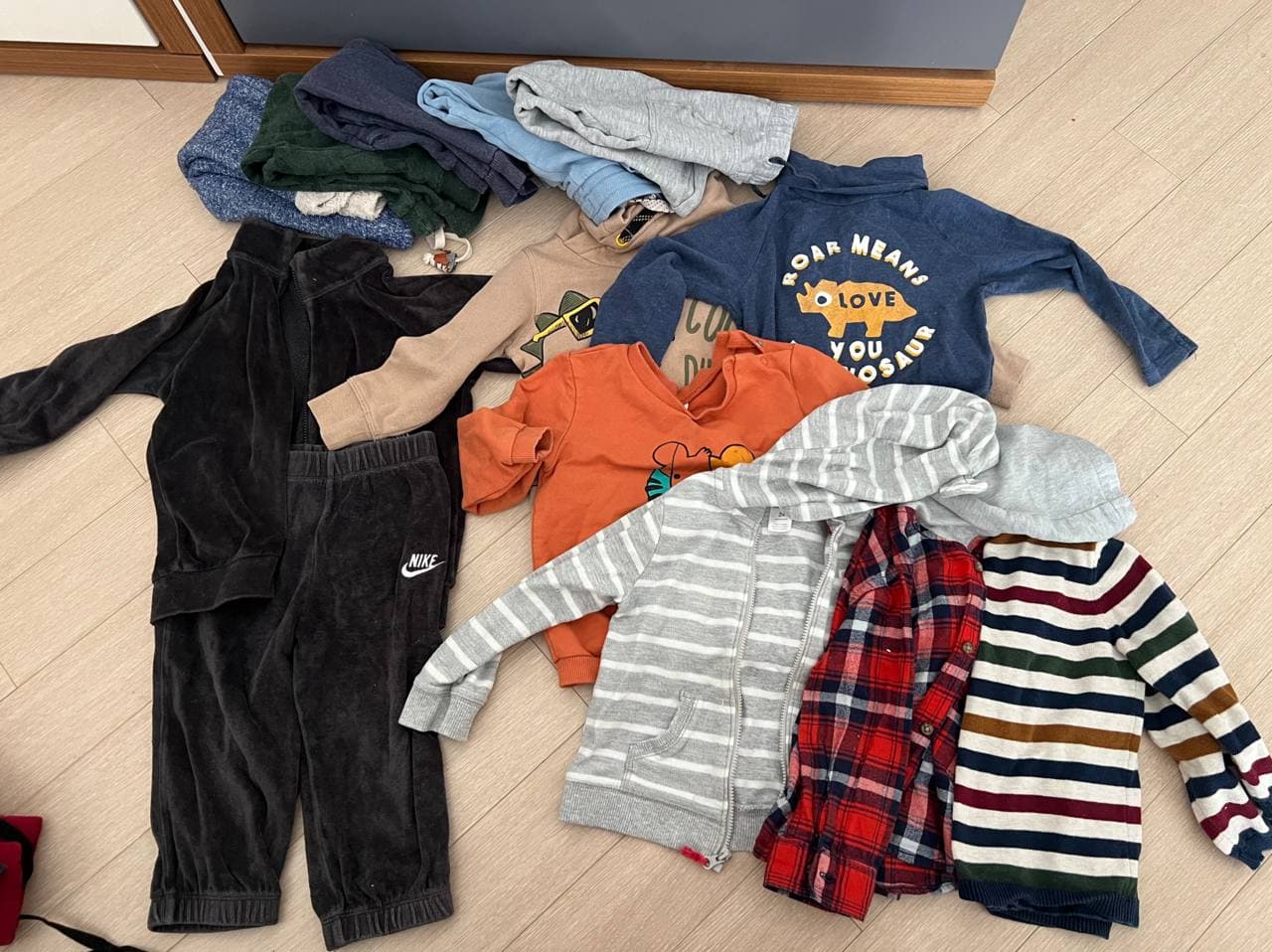 Пакет вещей на мальчика 86-92 (Nike, carters, hm, mothercare)