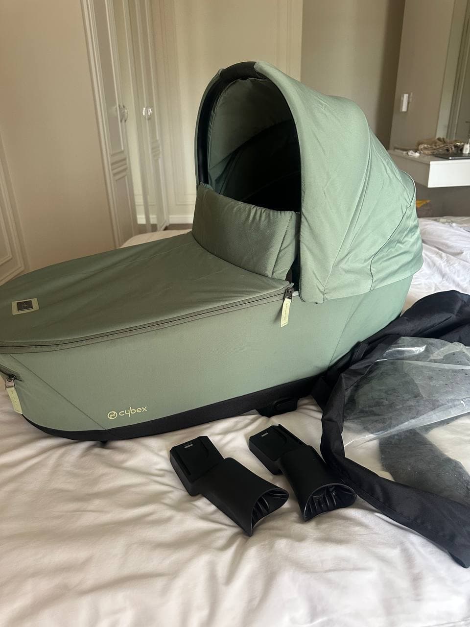 Люлька Cybex Priam , с дождевиком и адаптерами в комплекте,…