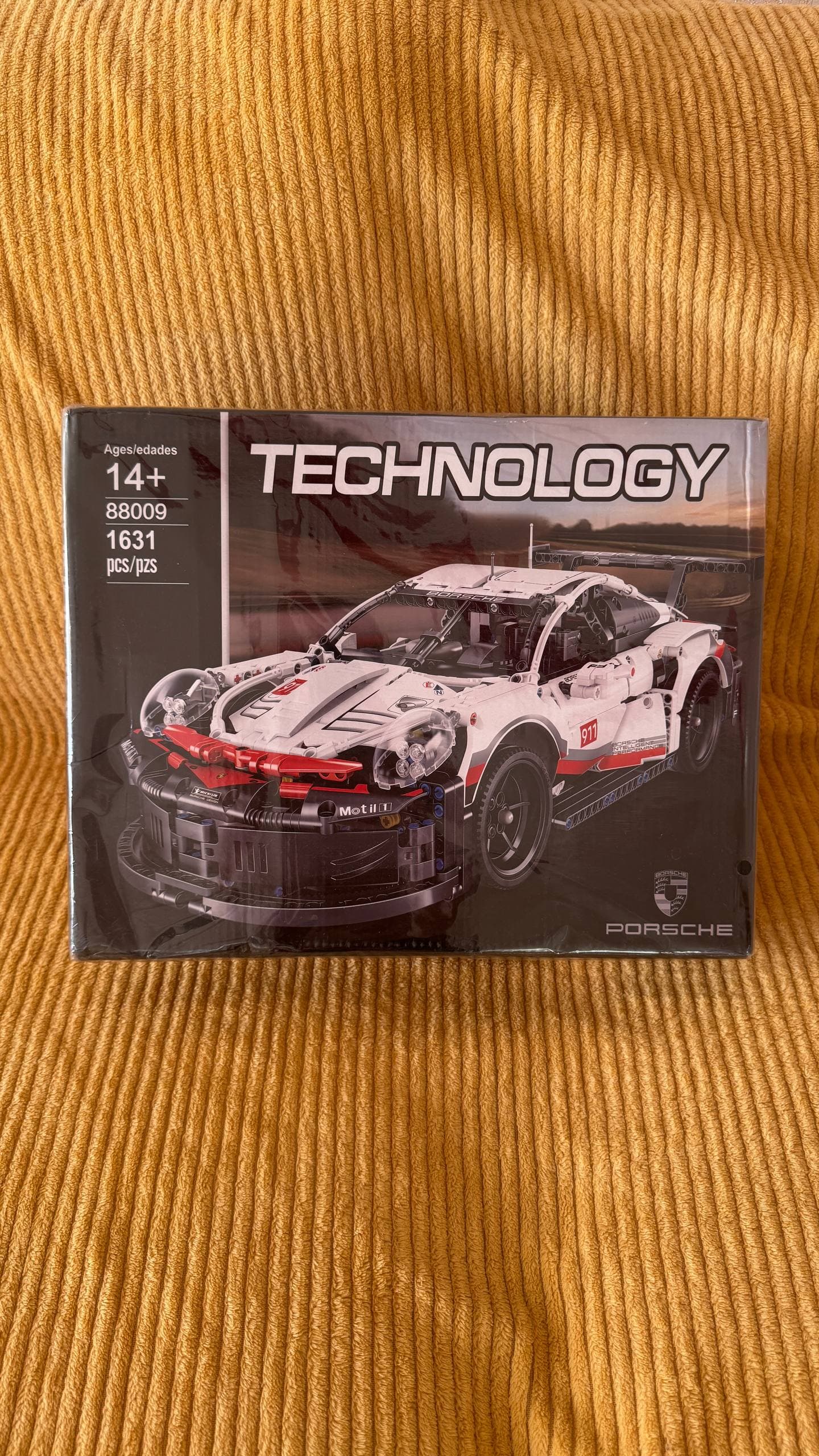 Конструктор Porsche 911 RSR Technology — 1631 деталь