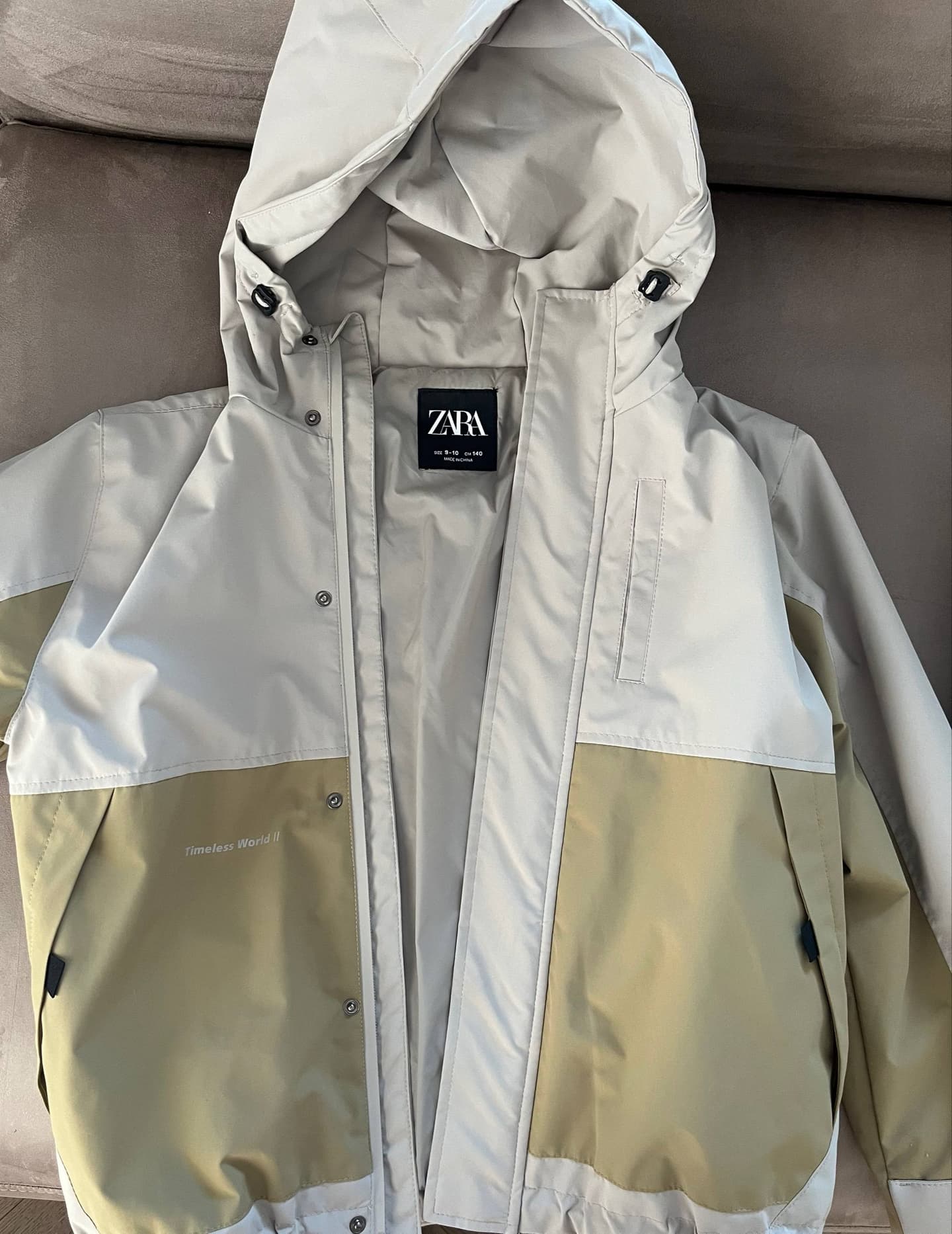Новая куртка Zara 9-10 лет, 140см