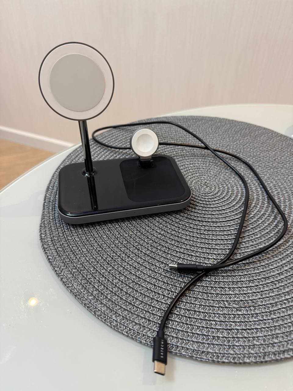 Satechi Magnetic 3-in-1 — беспроводная зарядная станция