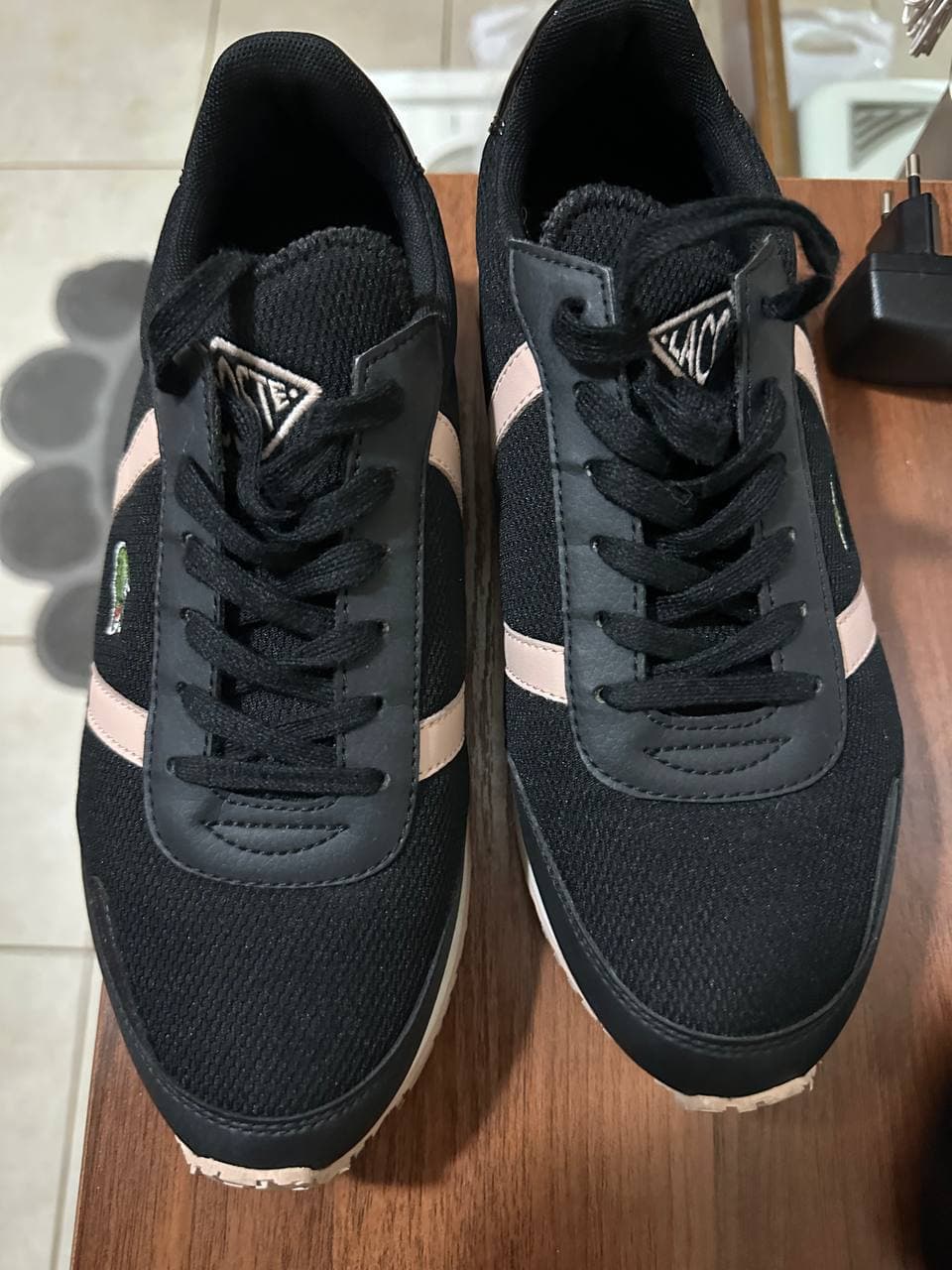 Женские кроссовки Lacoste — В отличном состоянии!