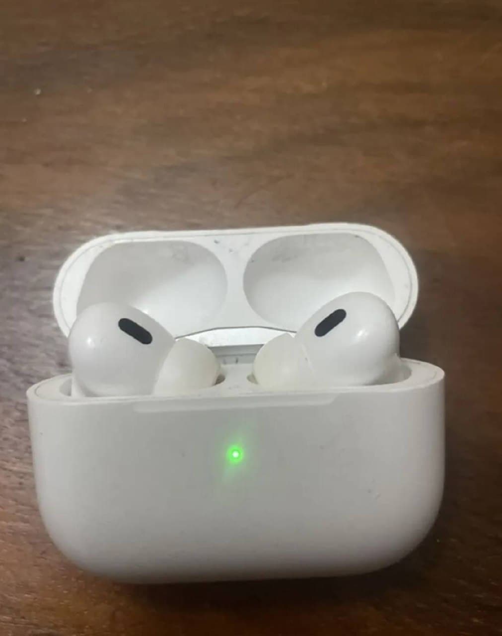 Срочно продаю airpods pro 2,использовались год,каробки нету из за…