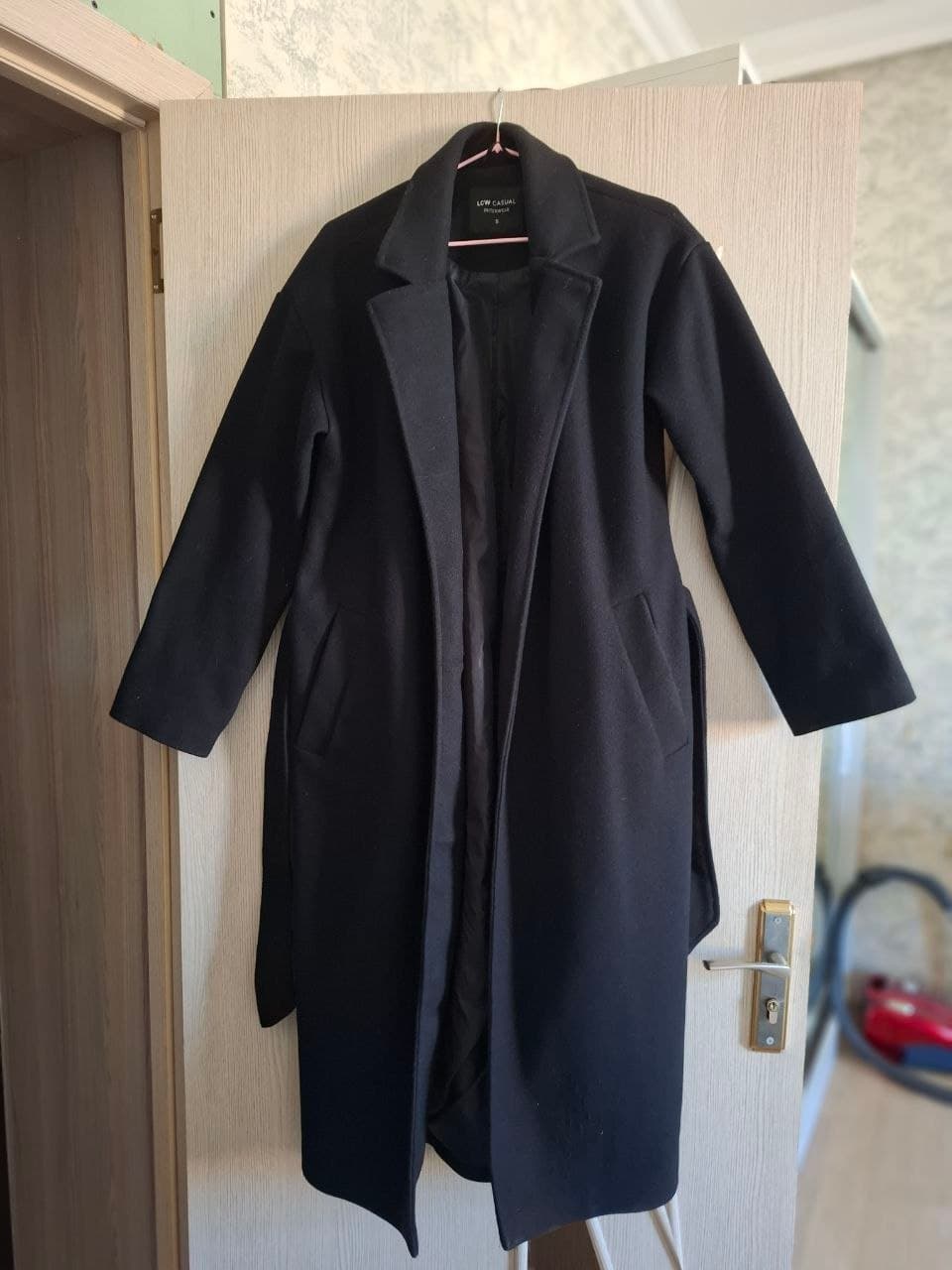 ПРОДАЮ ПАЛЬТО. Новое из Вайкики. Одевалось один раз на примерку. , фото 1