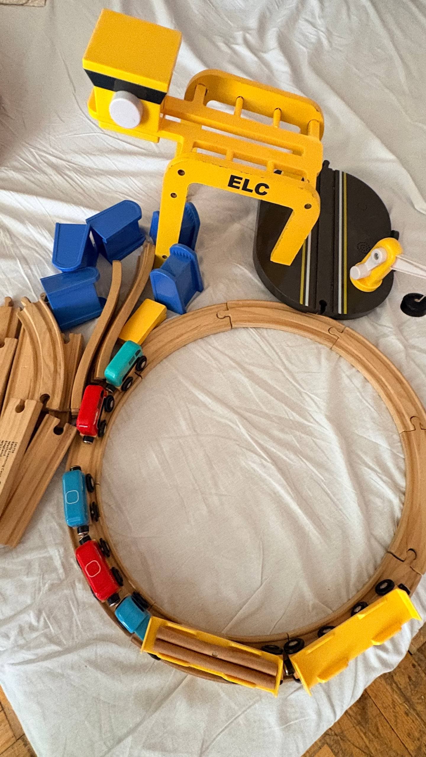 ELC,деревянная дорога с машинками