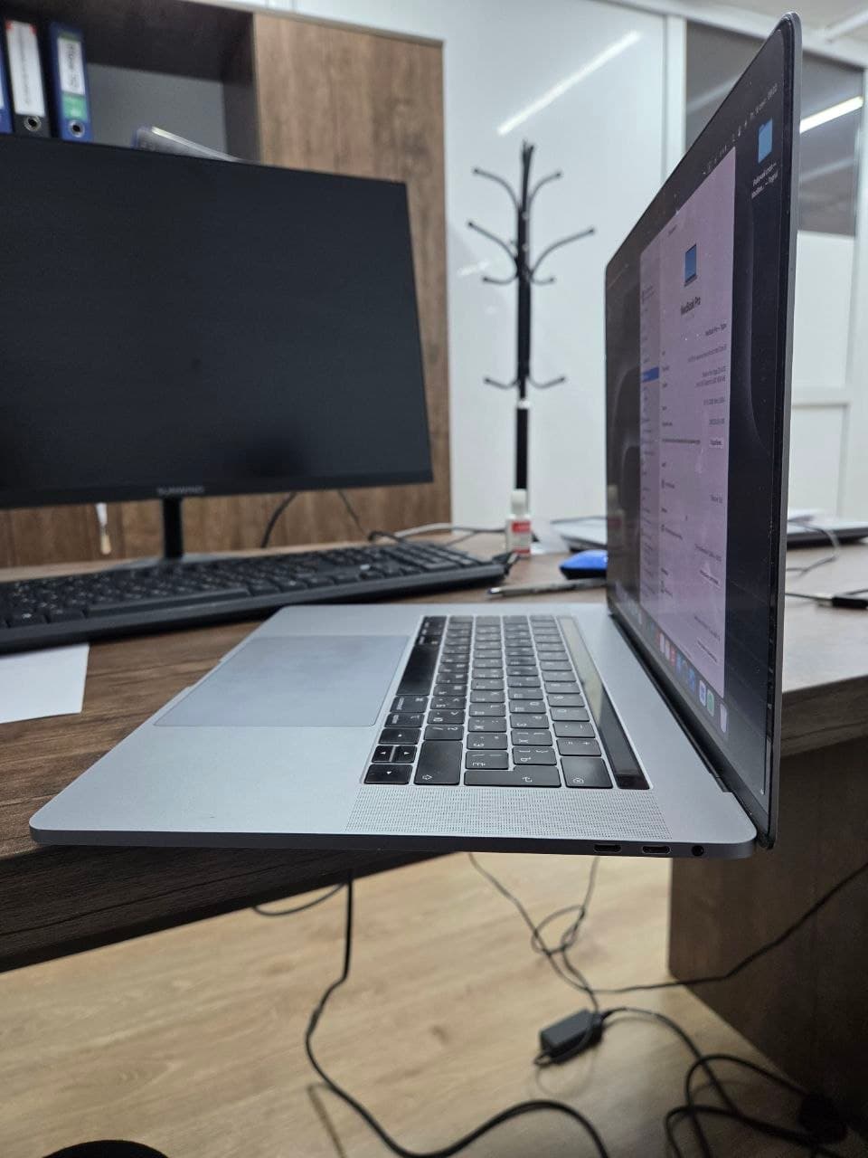 Продаю apple macbook pro 15 retina Характеристики Intel core i9 Ram 32 gb ddr4 Ssd 1TB, фото 3