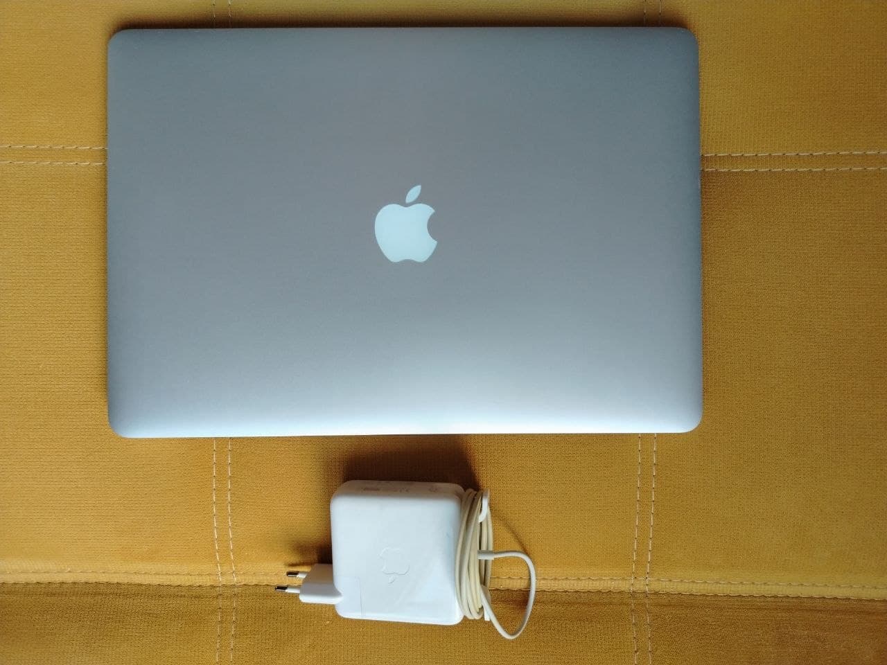 Macbook Pro 15" good working condition with signs of use. NO…
