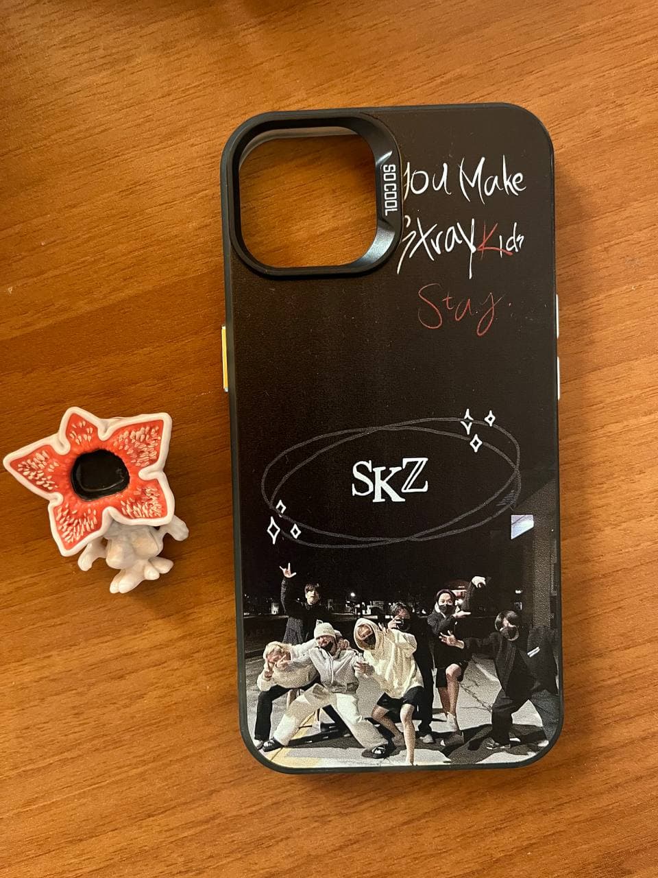 чехол со stray kids (13 iphone)