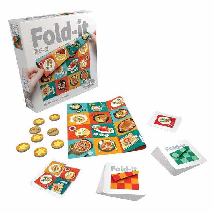 Настольная игра-головоломка Fold-it с игровым полем, карточками и жетонами.