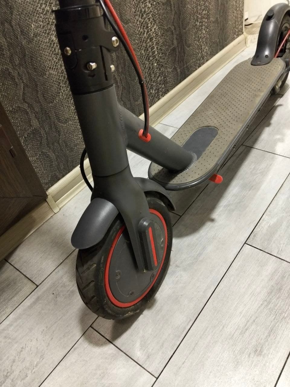 Elektrik skuter Электросамокат - Модель Xiaomi M365 / Mi Scooter - Цвет: Графитово-серый с красными , фото 4