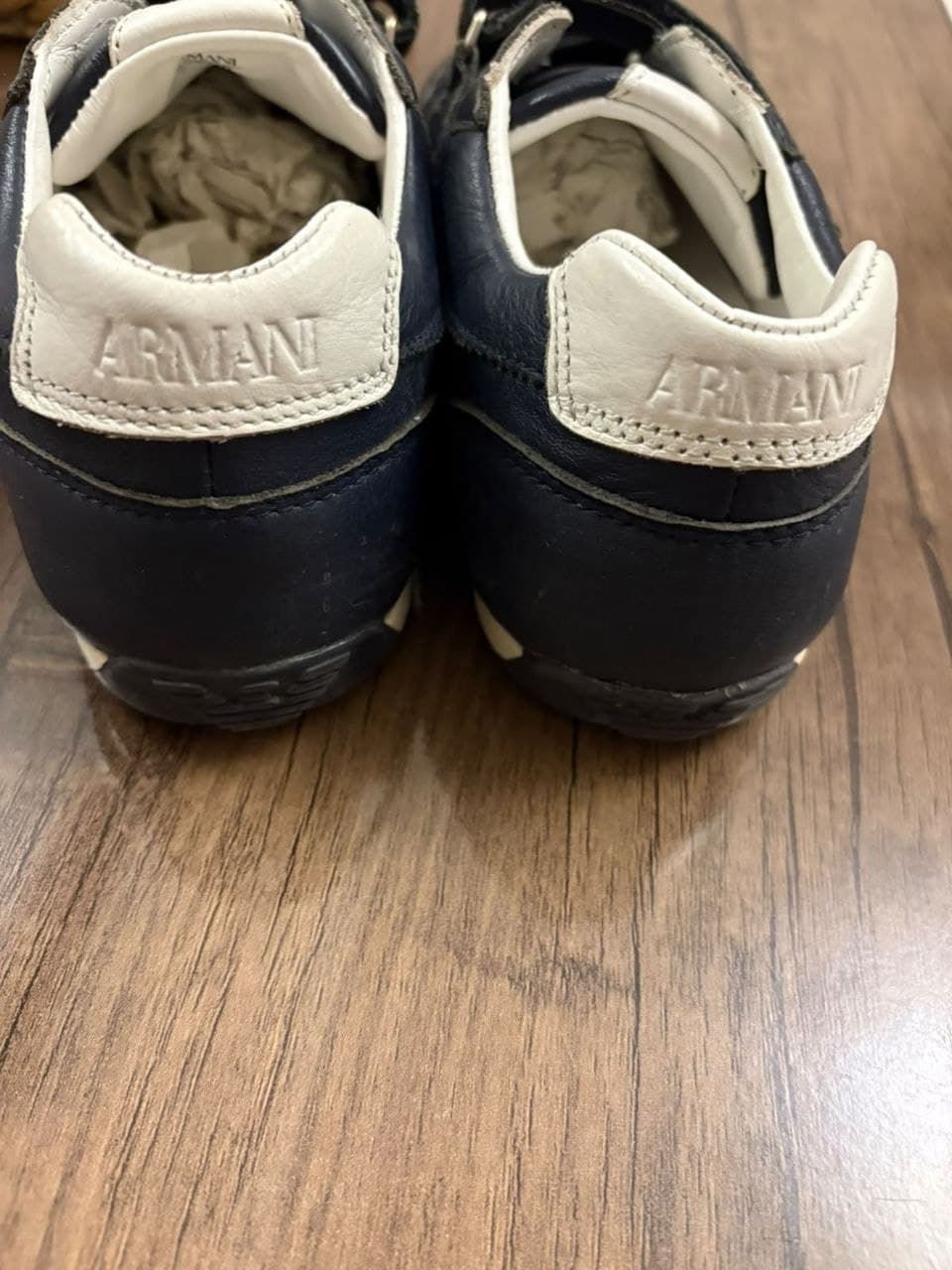 Продам кроссовки на мальчика Armani Junior 37 размер. Б/у, на носике есть небольшие потёртости. Наде, фото 3