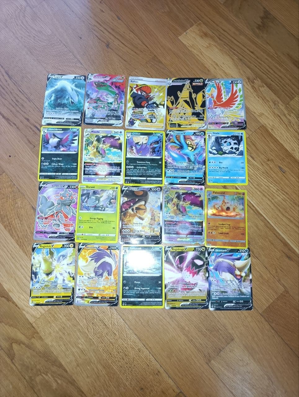 Pokémon kartları satılır