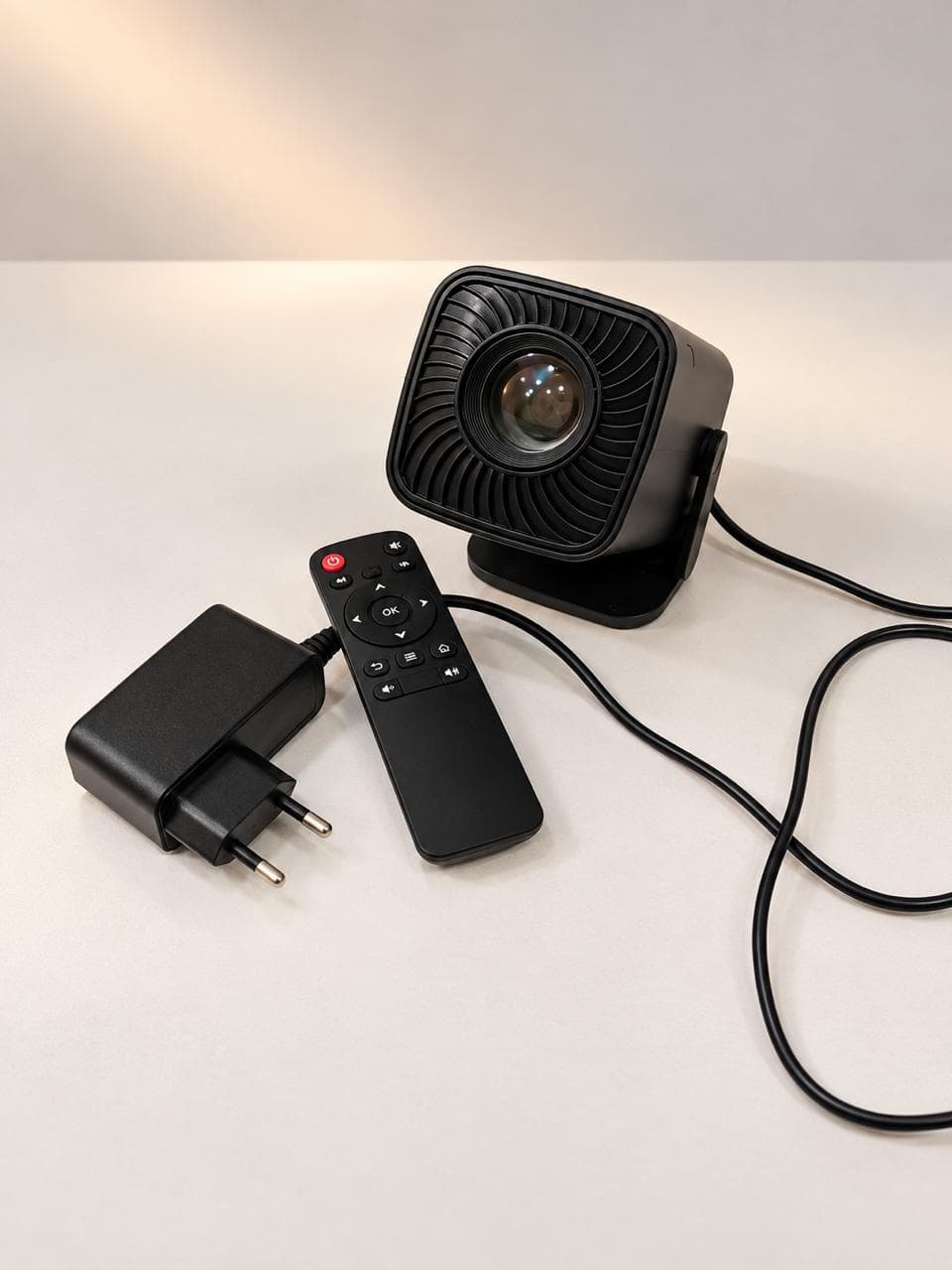 HY320 Full HD — компактный проектор для домашнего кинотеатра, фото 1