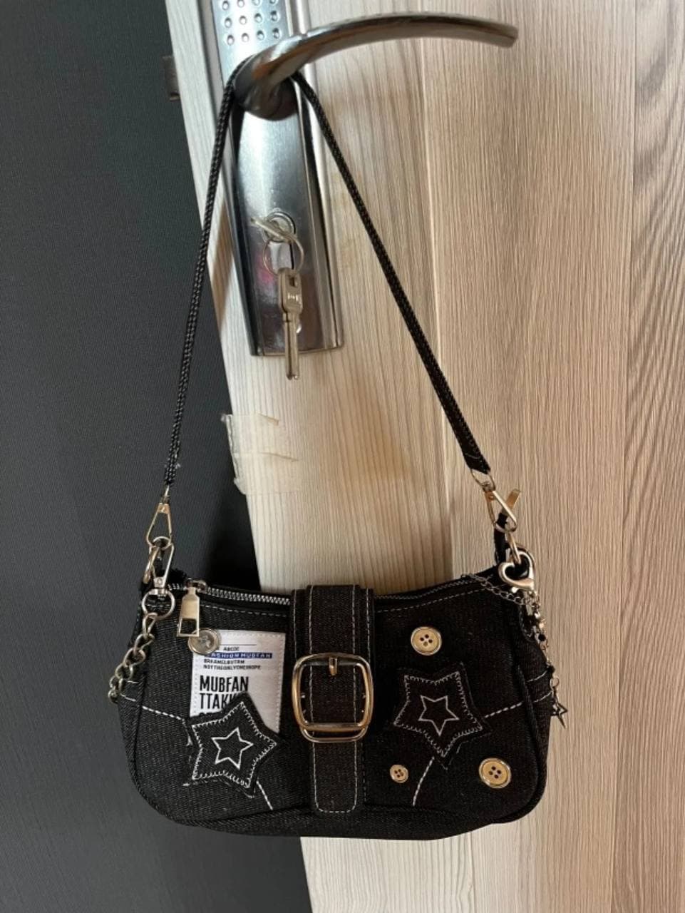 DM TO BUY: @Hatethemirrors