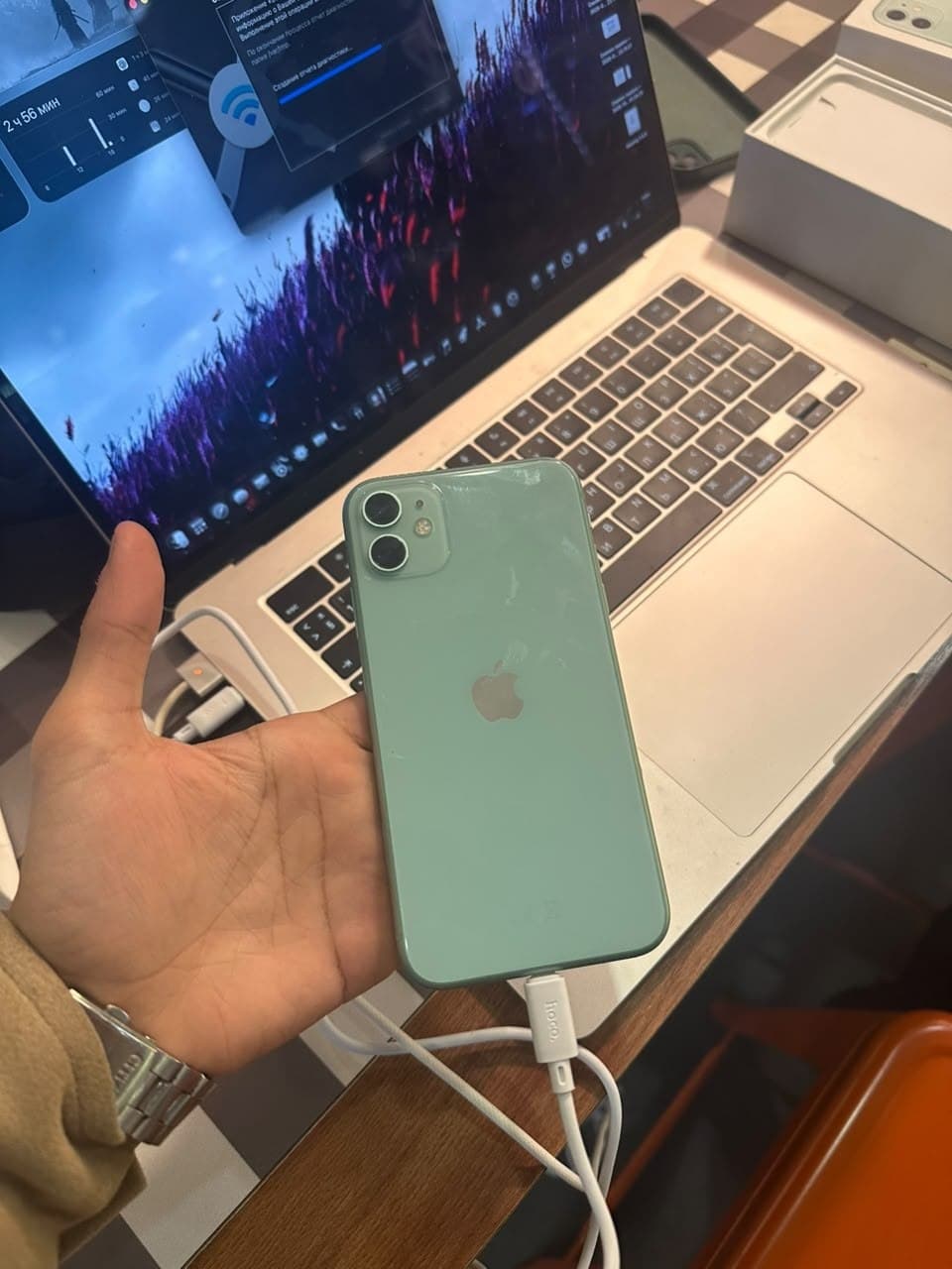 Продаётся IPhone 11, 64 gb, 80%, зелёный цвет