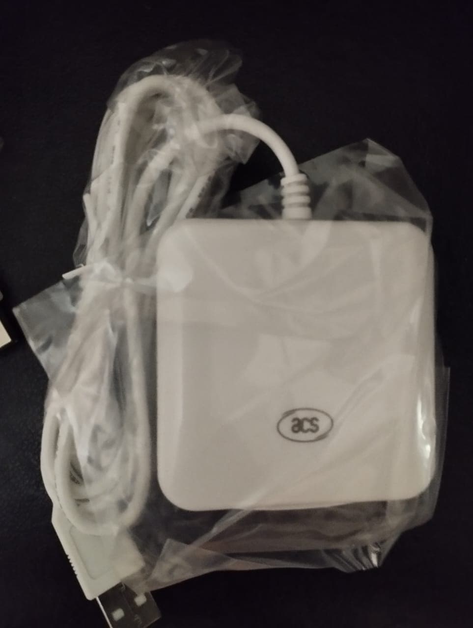 Продаётся: 2 шт. картридеров Smart Card Reader ACR38U-i1 (новые).…