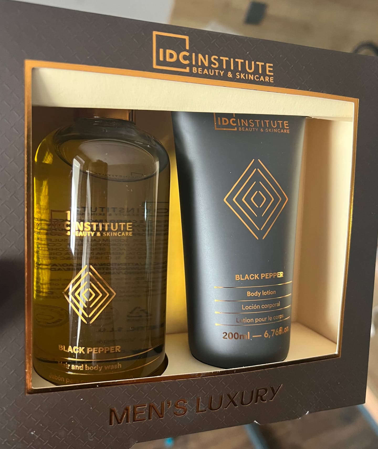 Набор по уходу за телом Men's Luxury (гель для душа 300 мл + лосьон…