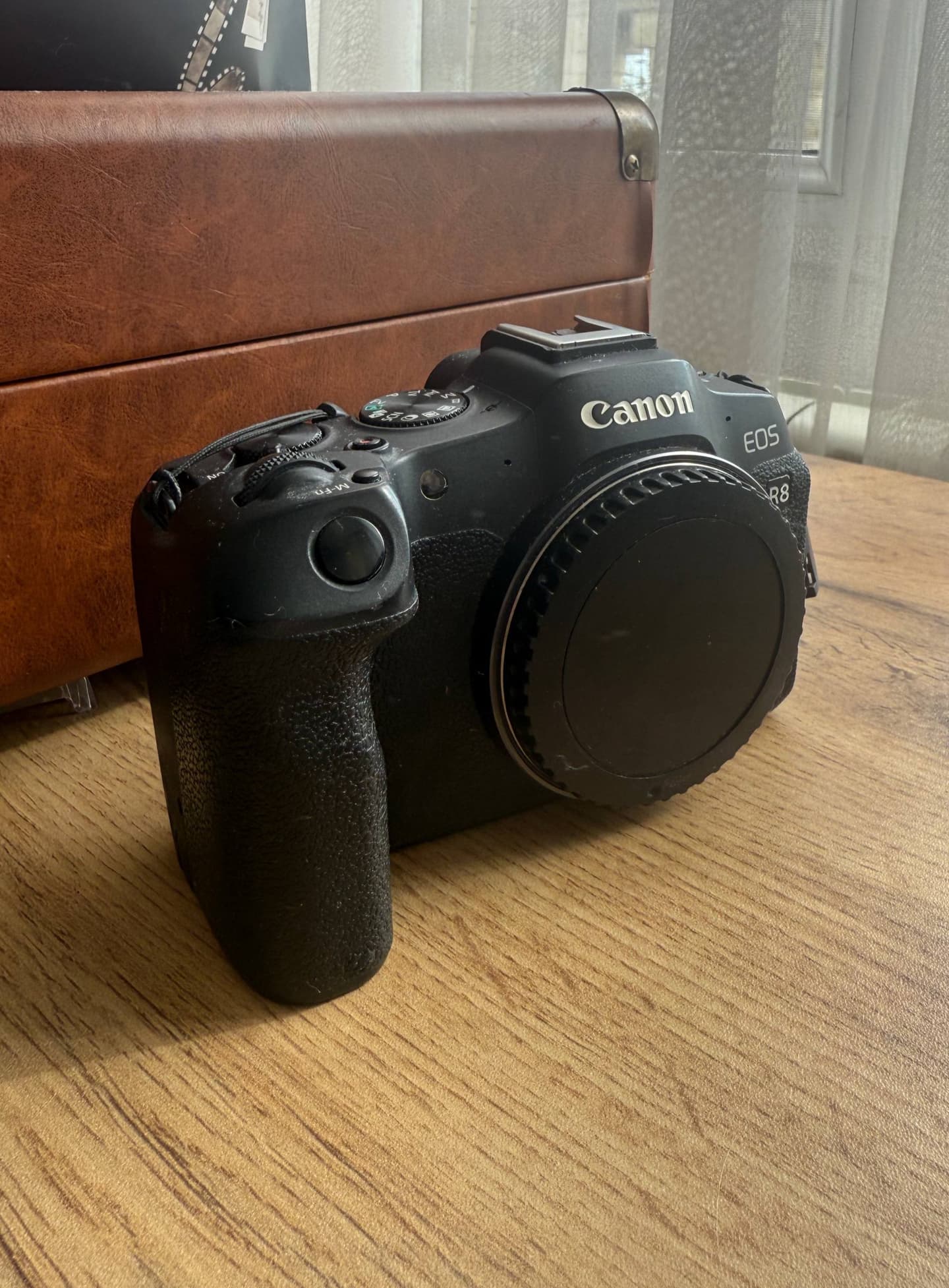 Canon EOS R8 Body. Донор на запчасти / под восстановление Камера в…