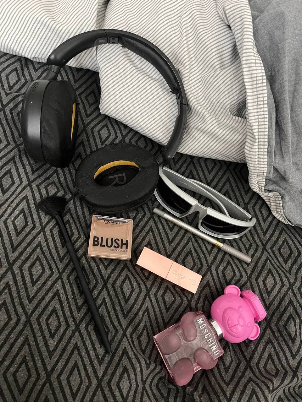 кисточка для хайлайтера/бронзера и румяны blush вообще не…