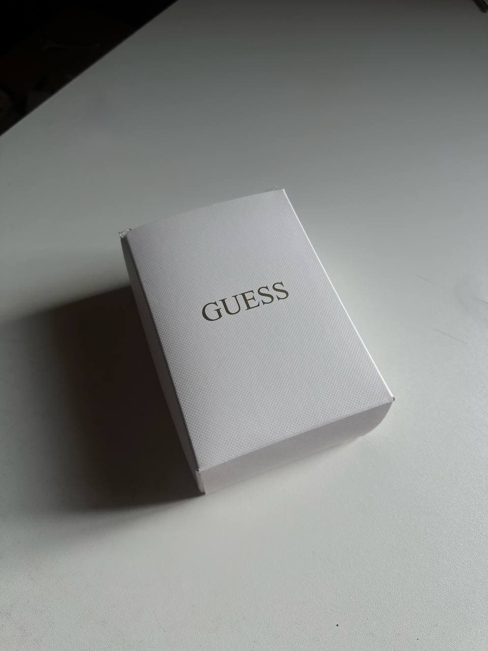 Ремень Guess, оригинал. Продам за 80 азн, новый