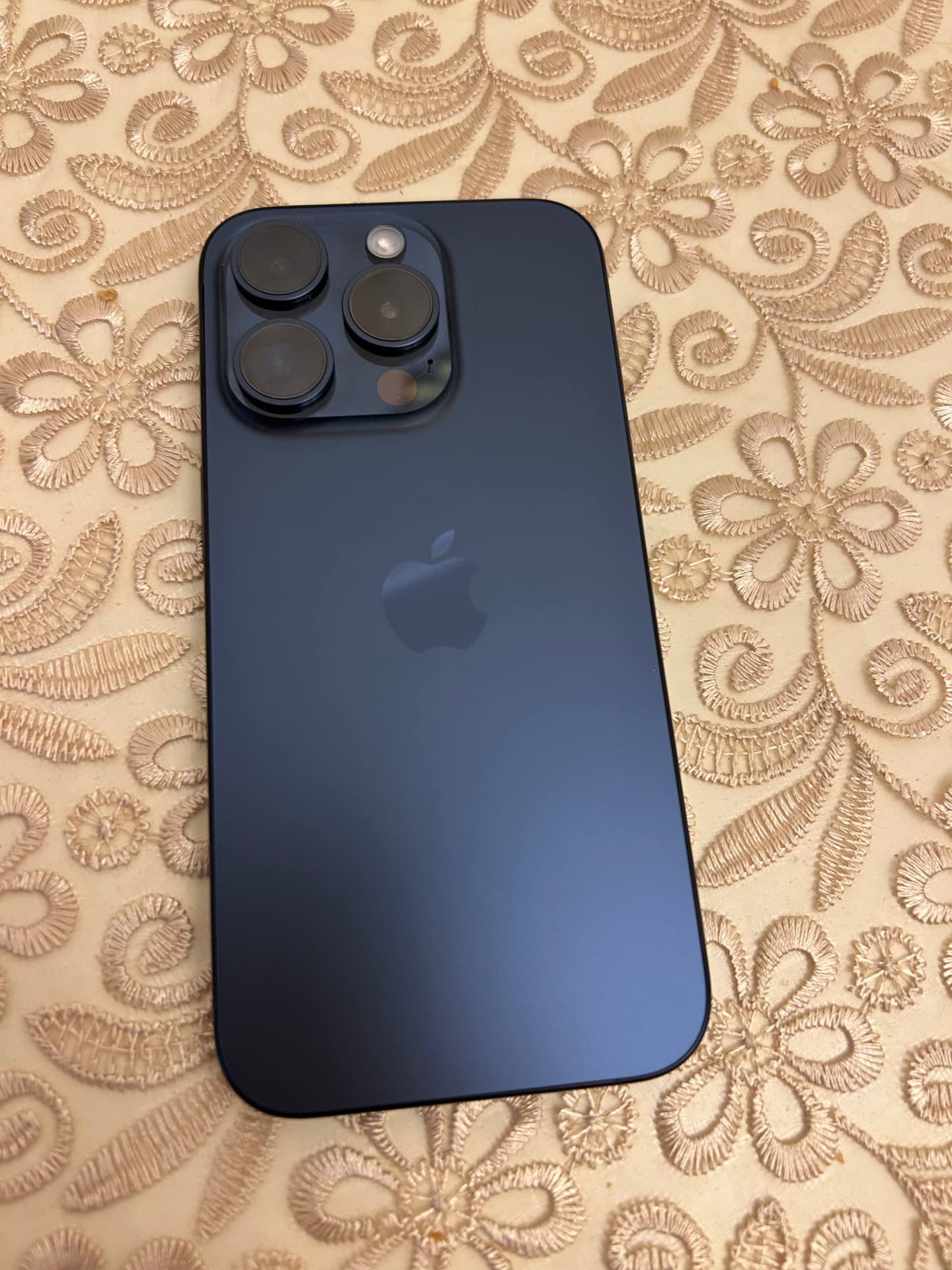 Продам iPhone 15pro 128gb blue titanium. Коробка и адаптер…