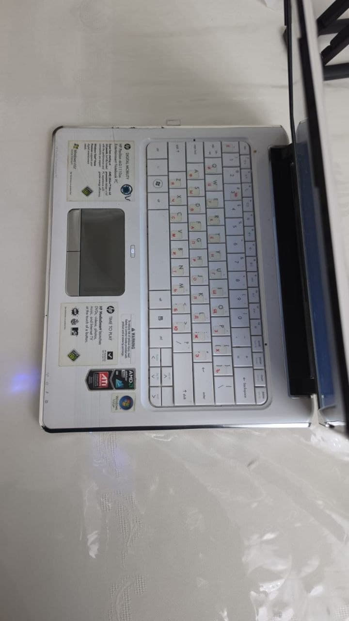 Компактный ноутбук HP Pavilion dv2. Экран 12,1', батарея держит час,…