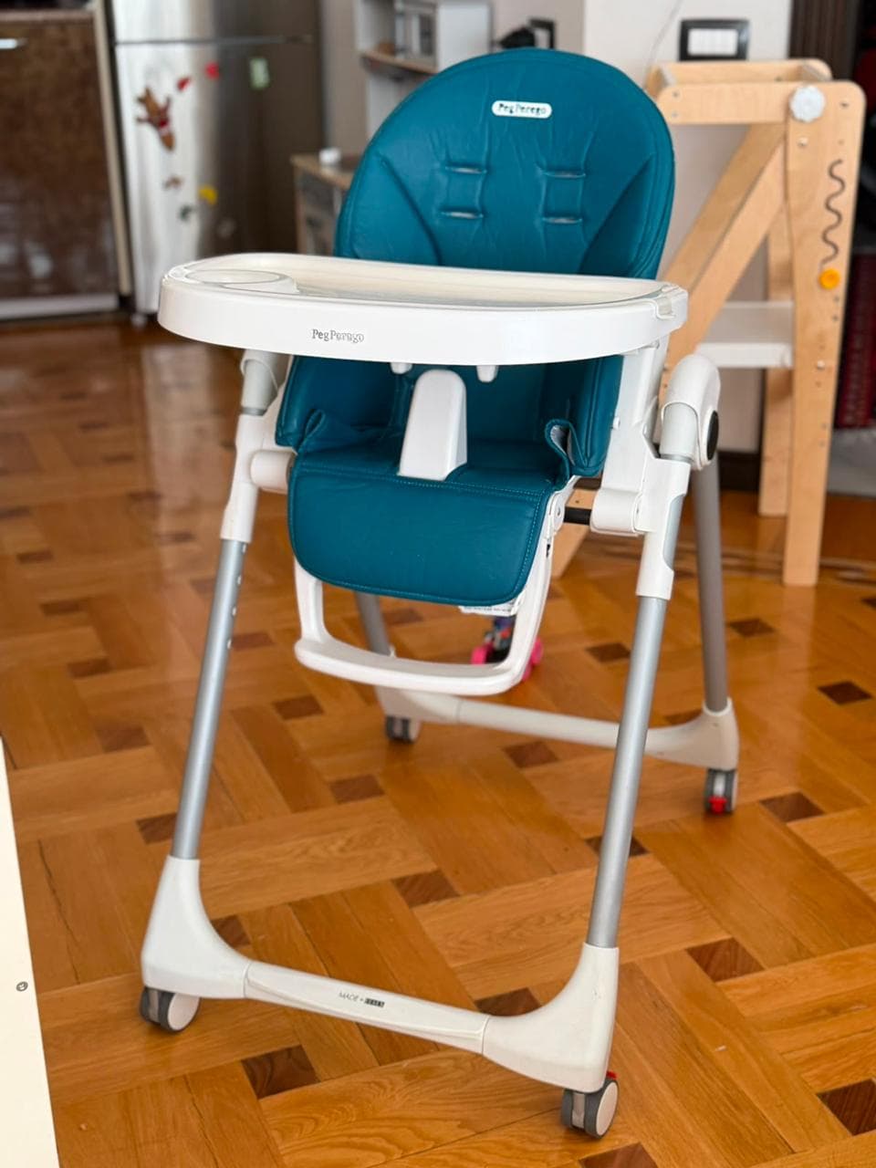 Стульчик для кормления Peg Perego Prima Pappa Стул на колёсах со стоперами, столик съёмный и можно с, фото 2